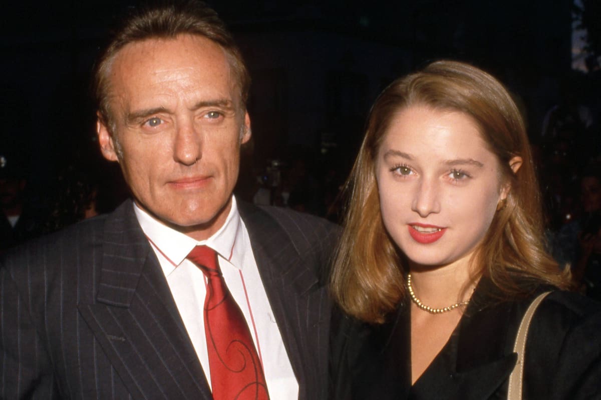Katherine LaNasa reveló que fue “acosada” por el fantasma de Dennis Hopper