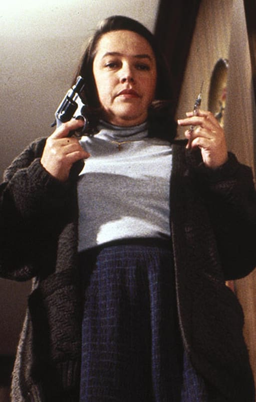 Kathy Bates como Annie Wilkes en el film Misery, un personaje que le permitió ganar un premio Oscar