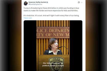 Kathy Hochul reaccionó a la medida de Donald Trump sobre congelar fondos a estados demócratas