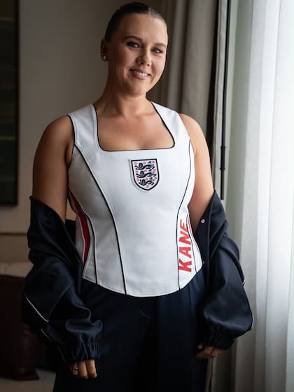 Katie Goodland es la esposa de Harry Kane, el temible goleador de la selección inglesa. Se conocieron cuando eran jóvenes en Chingford, al noreste de Londres, donde asistieron a la misma escuela secundaria, la Chingford Foundation School