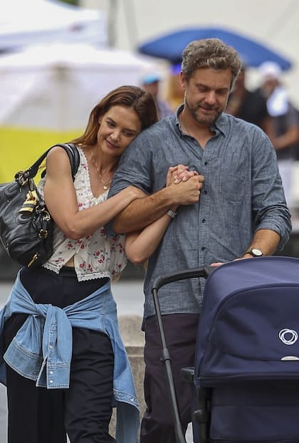 Katie Holmes y Joshua Jackson durante el rodaje de Happy Hours