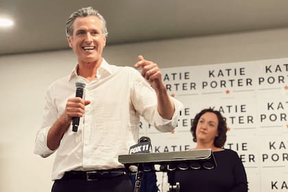 Katie Porter busca posicionarse como la opción demócrata contra Trump