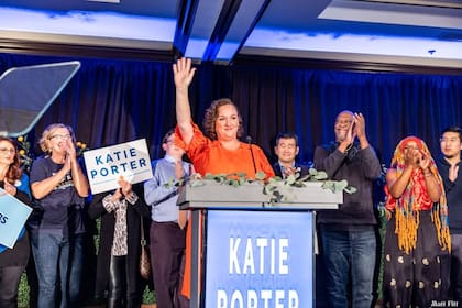 Katie Porter repunta en las encuestas rumbo a las elecciones en California