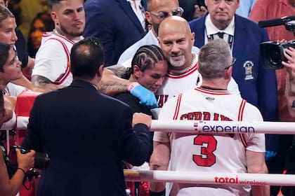 Katie Taylor vence a Amanda Serrano por tercera vez y sigue como campeona indiscutida de las 140 lib