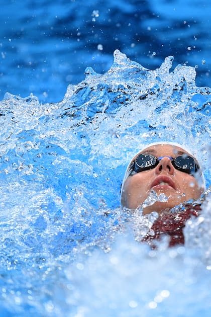 Katinka Hosszu de Hungría compite en la final del evento de natación mixta individual de 400 metros femeninos durante los Juegos Olímpicos de Tokio 2020 en el Centro Acuático de Tokio en Tokio el 25 de julio de 2021.