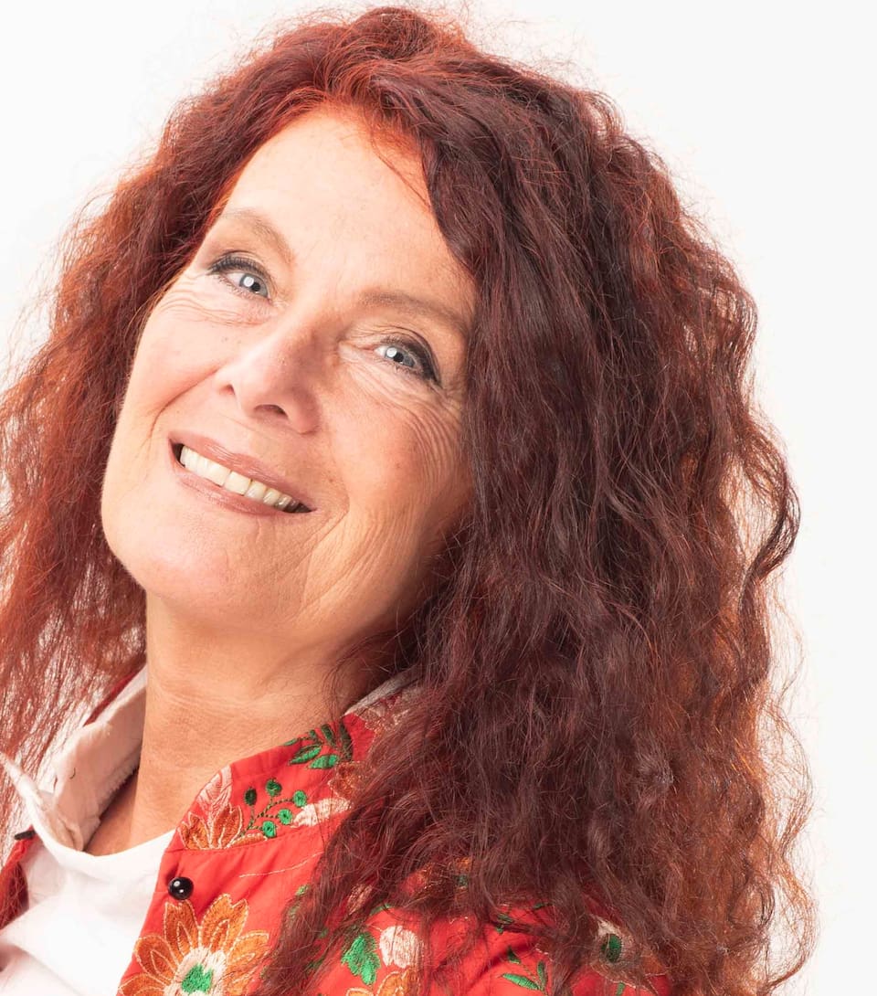 Katja Alemann: “Ser feliz también puede ser una forma de resistencia”