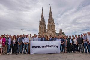 Katopodis, con intendentes, en Luján, al presentar el reclamo por las rutas que harán contra el Gobierno