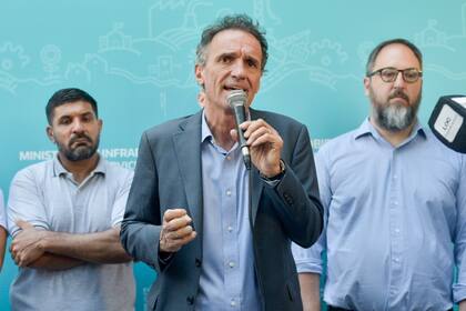 Katopodis, este lunes por la mañana, con integrantes del Foro Bonaerense de Servicios Públicos