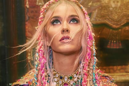 Katy Perry posó para Vogue India y habló sobre su lucha contra la depresión