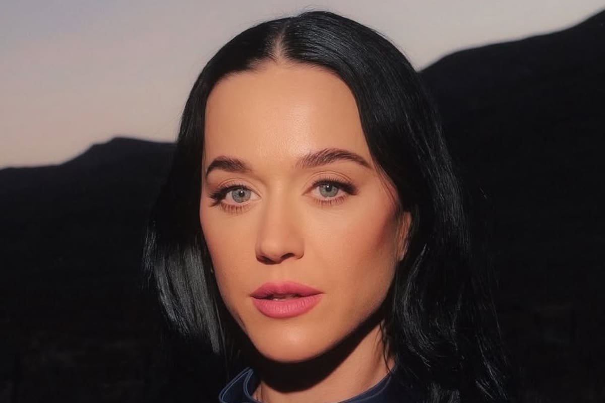 Katy Perry sigue recibiendo fuertes críticas por su viaje espacial