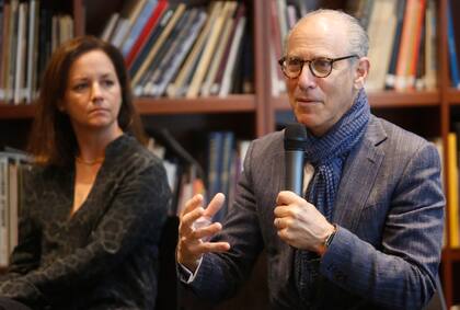 Inés Katzenstein con Glenn Lowry, director del MoMA, durante su reciente visita a la Argentina