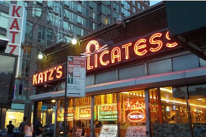 Katz’s Delicatessen se lució con un puntaje de 8,1