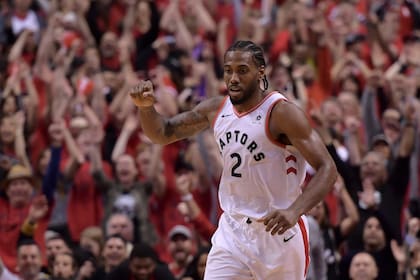 Kawhi Leonard, imparable ante Milwaukee Buks