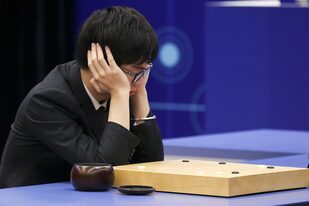 Ke Jie, jugador chino de go, en una partida contra AlphaGo