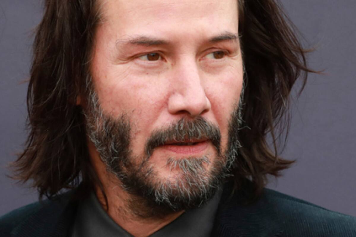 Keanu Reeves es este año además rostro de la campaña de Yves Saint Laurent