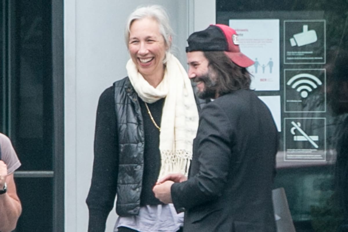 Keanu Reeves atraviesa un gran momento personal junto a su novia, quien no dudó en acompañarlo a Berlín