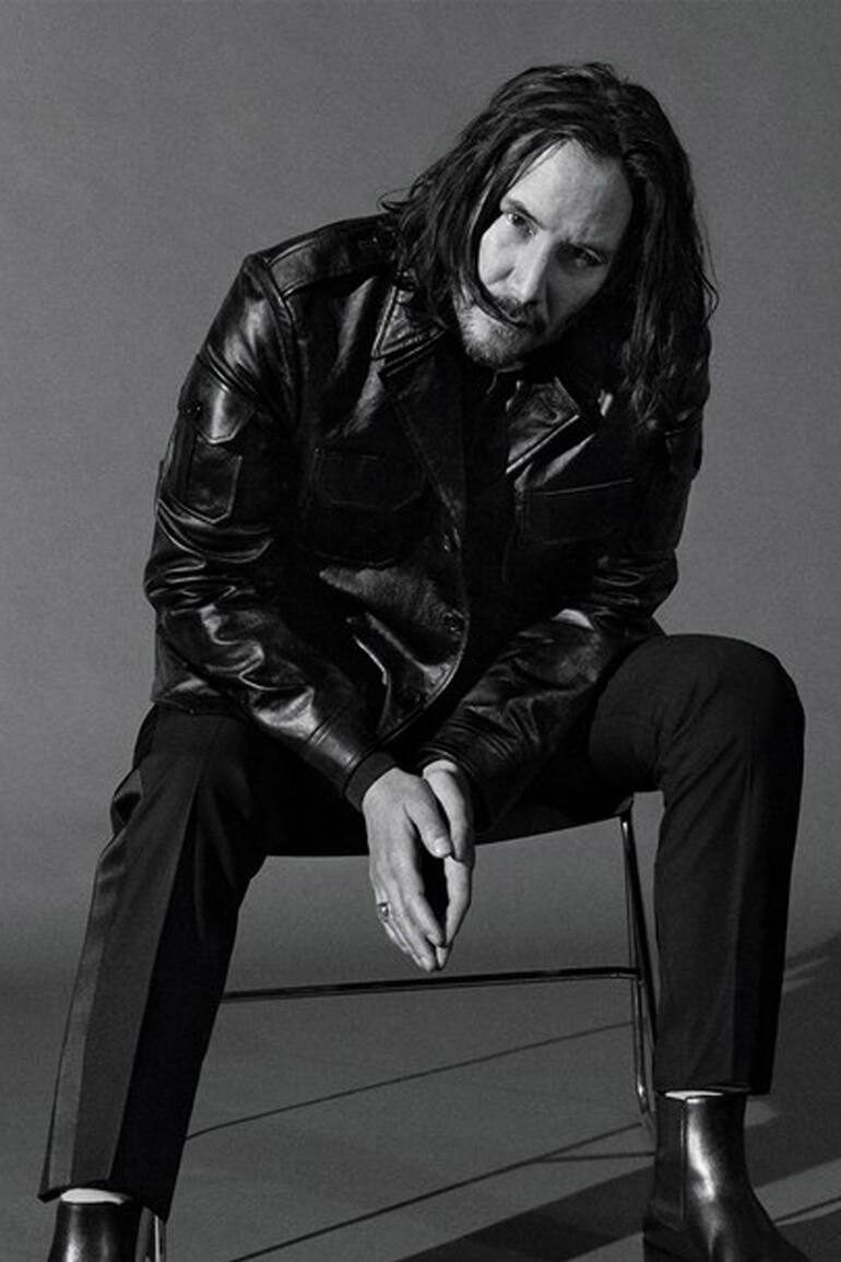 Keanu Reeves es este año además rostro de la campaña de Yves Saint Laurent