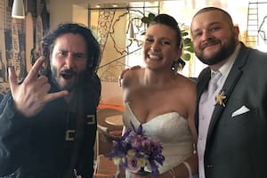 De Chris Martin a Taylor Swift y Keanu Reeves: 13 famosos que “invadieron” bodas