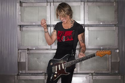 "La tecnología nos permitió estar comunicados, pero hay que ser conscientes de que no es una conexión verdadera, real", entiende Keith Urban
