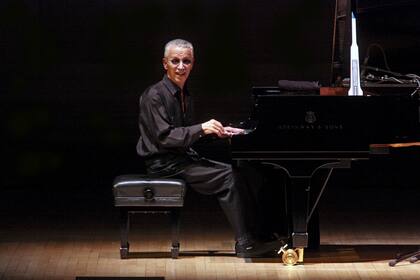 Keith Jarrett performs solo at Carnegie Hall in New York, March 3, 2015. Jarrett, known for an at times frosty relationship with live audiences, here was in irreproachable form on the piano and thanked the crowd for their support. (Hiroyuki Ito/The New York Times)