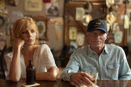 Kelly Reilly y Ed Harris
