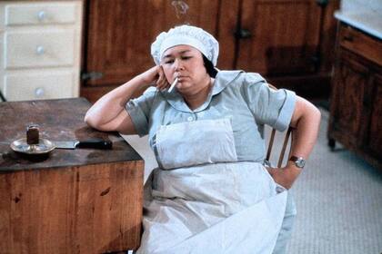 Kellye Nakahara murió a los 72 años; además de componer a la enfermera Kellye Yamato en la serie M.A.S.H., trabajó en películas como Clue y Dr. Dolittle