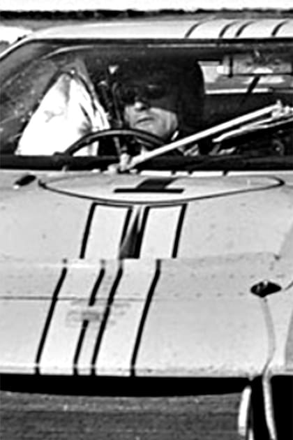 Ken Miles en el auto N°1 de Ford en Le Mans 1966