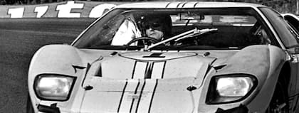 Ken Miles en el auto N°1 de Ford en Le Mans 1966