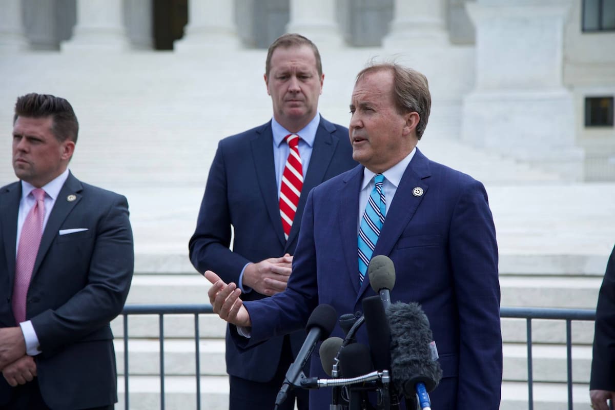 Ken Paxton, el procurador general de Texas, recibe el mismo salario que Greg Abbott