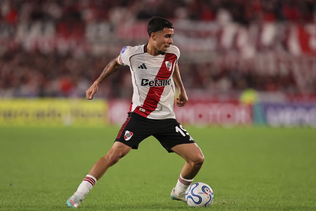Kendry Páez, la esperanza juveniil extranjera de River, se lució el miércoles ante Carabobo por la Copa Sudamericana y tal vez gane un lugar en la formación inicial frente a Boca.