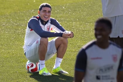 Kendry Páez tiene 18 años y es una de las grandes joyas de Ecuador; en el último semestre jugó en River