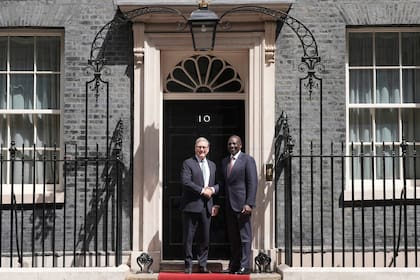 Kenianos exigen a su presidente cumplir promesas de campaña y combatir corrupción y violencia