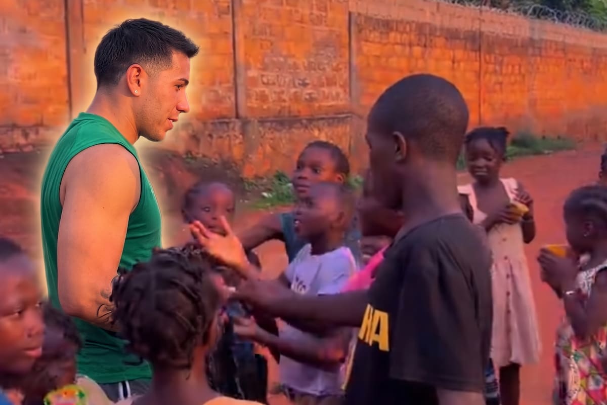 Kenis López, nicaragüense deportado por el ICE a un país africano, ayuda a niños de Bangui para que continúen estudiando