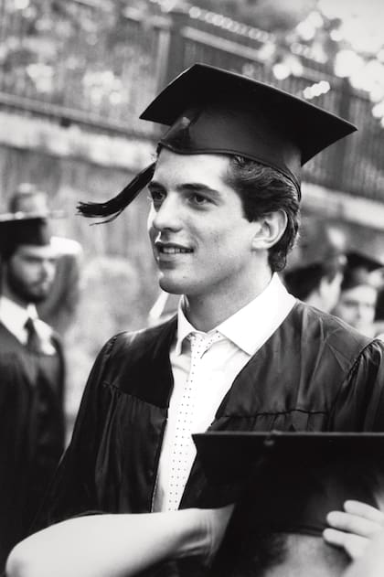 En 1983 el hijo de Jackie Kennedy se graduó en Historia Americana en la Universidad Brown. Seis años más tarde, se graduó de abogado en la Universidad de Nueva York.