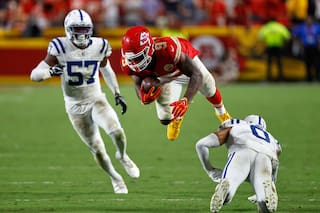 Butker patea el gol de campo ganador y los Chiefs vencen 33-30 a los Colts en tiempo extra