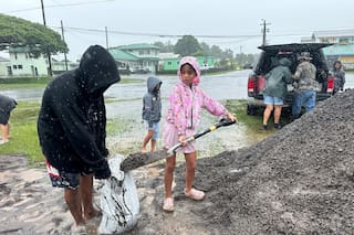 Vientos fuertes e inundaciones en Hawái por huracán Nolo; Polo se fortalece frente a México