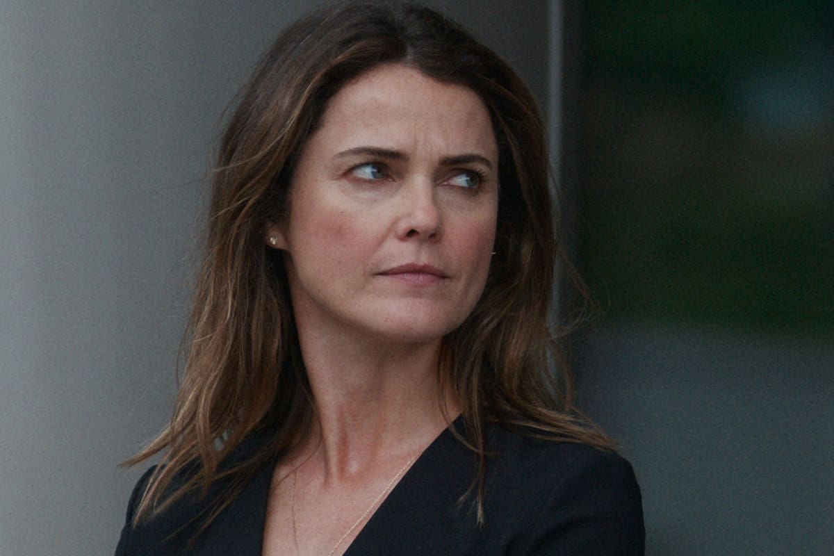 Keri Russell como la embajadora Kate Wyler en La diplomática