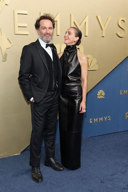 Keri Russell y Matthew Rhys llegaron a los Emmy 2026 con cinco nominaciones entre ambos. Rhys hizo historia al convertirse en el primer intérprete en ganar dos premios por actuaciones protagónicas en una misma edición