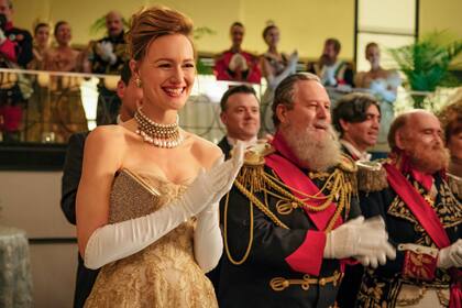 Kerry Bishé en el episodio "The Royal We" de la serie The Romanoffs, estreno de Amazon Prime Video