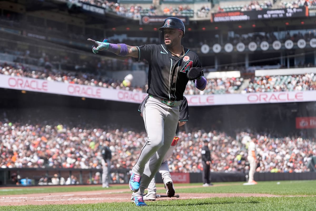 Ketel Marte se luce con cuatro hits y los Diamondbacks vencen 6-2 a los Gigantes