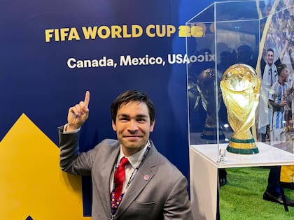 Kevin Blue, psicólogo, fue seleccionado entre 200 candidatos para ocupar el cargo de CEO de la selección canadiense