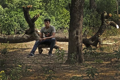 Kevin Díaz es Wichi y vive en la comunidad Puntana, en Santa Victoria Este, Salta. Lo que más le gusta es ir a caminar por el monte o ir al río a pescar