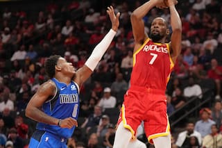 Durant y Smith anotan 30 puntos cada uno y Rockets vencen a Mavericks 128-110