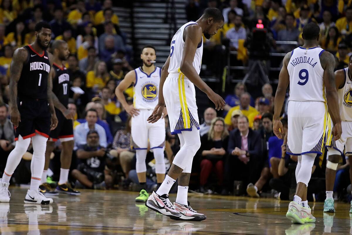 Kevin Durant en duda para el cierre de los playoff