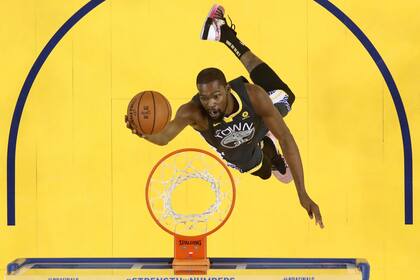 Kevin Durant estuvo en la última práctica de Golden State en Canadá