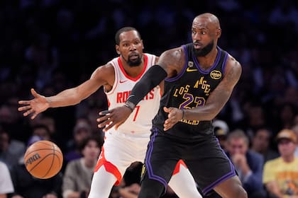 Kevin Durant y LeBron James se cruzarán por cuarta vez en la serie de octavos de final de la NBA que enfrenta a Houston Rockets y Los Angeles Lakers.