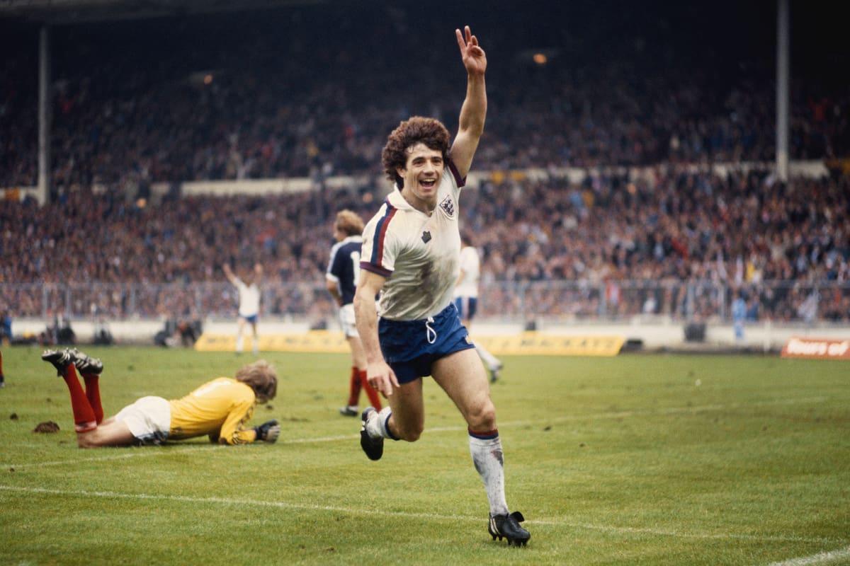 Kevin Keegan y una costumbre: gritar un gol para Inglaterra; fue en Wembley, en 1979, ante Escocia