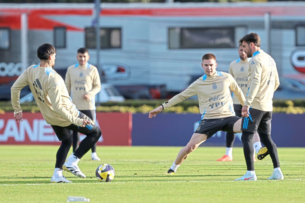 Kevin Lomónaco y Franco Mastantuono en la selección argentina, un pedido popular que coincidió con las proyecciones de Lionel Scaloni.