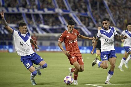 Kevin López y la pelota: pura insinuación