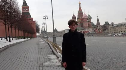 Kevin quiso ponerse en contacto con la embajada alemana en un viaje escolar a Moscú
